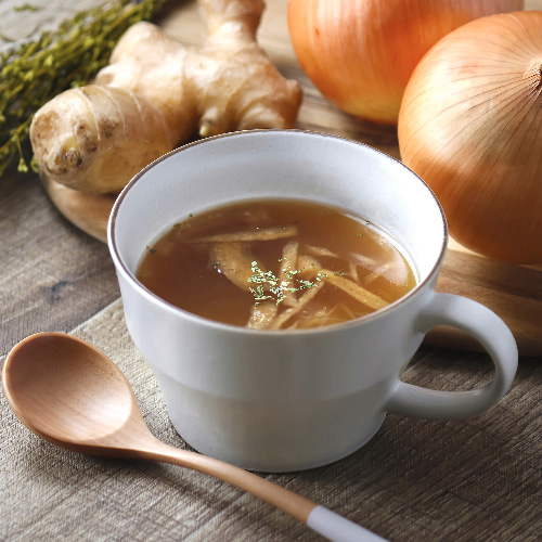 「JINBO MINAMI AOYAMA」淡路の玉葱と高知の黄金生姜のスープ